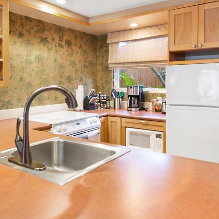 Lotus Suite, 1 Bedroom, Sleeps 4, Pool & Bbq, Pre-Renovation Summer Sale Kihei Exteriör bild