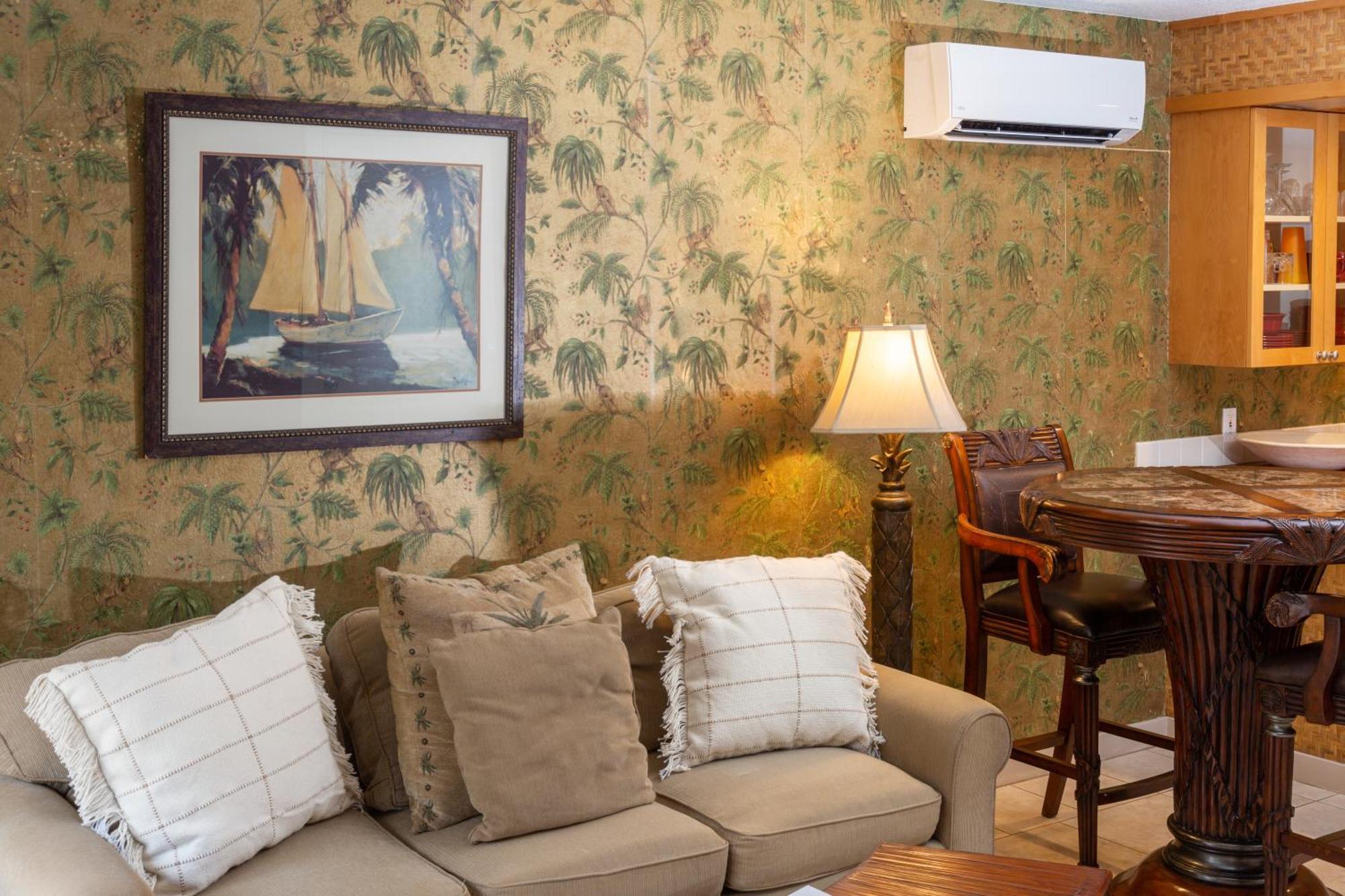 Lotus Suite, 1 Bedroom, Sleeps 4, Pool & Bbq, Pre-Renovation Summer Sale Kihei Exteriör bild